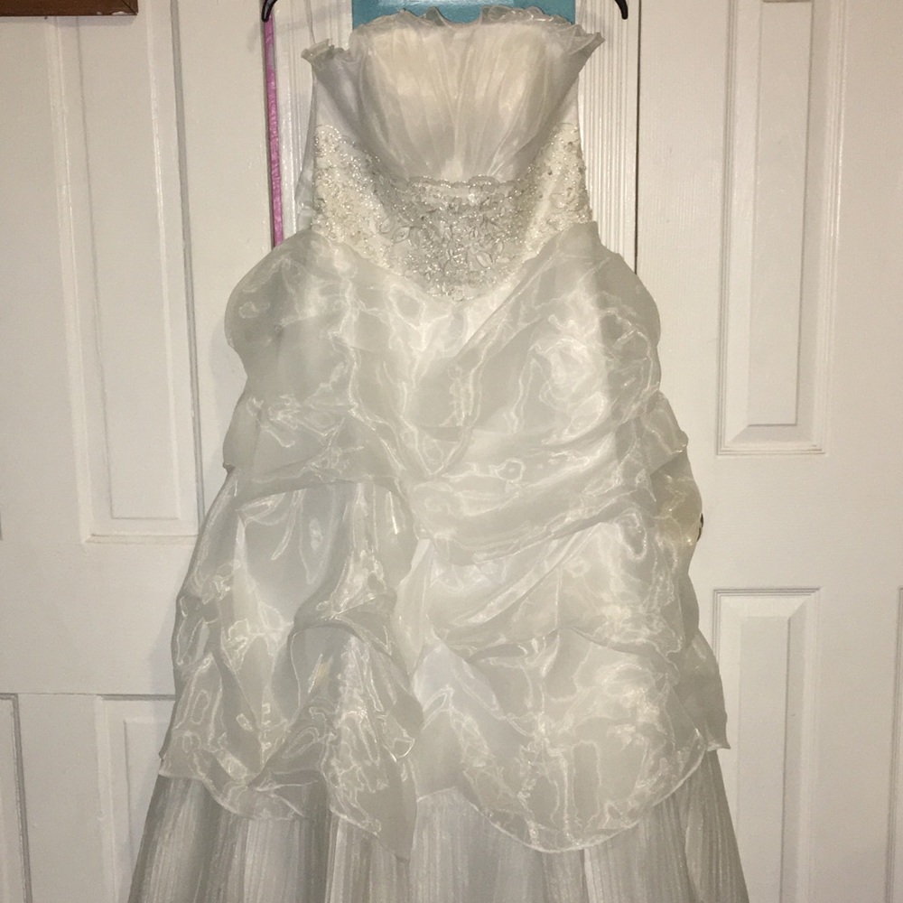 Gorgeous Sz.12 off white Quince Wedding Prom Gown